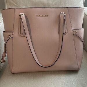 Michael Kors tore purse and matching wallet